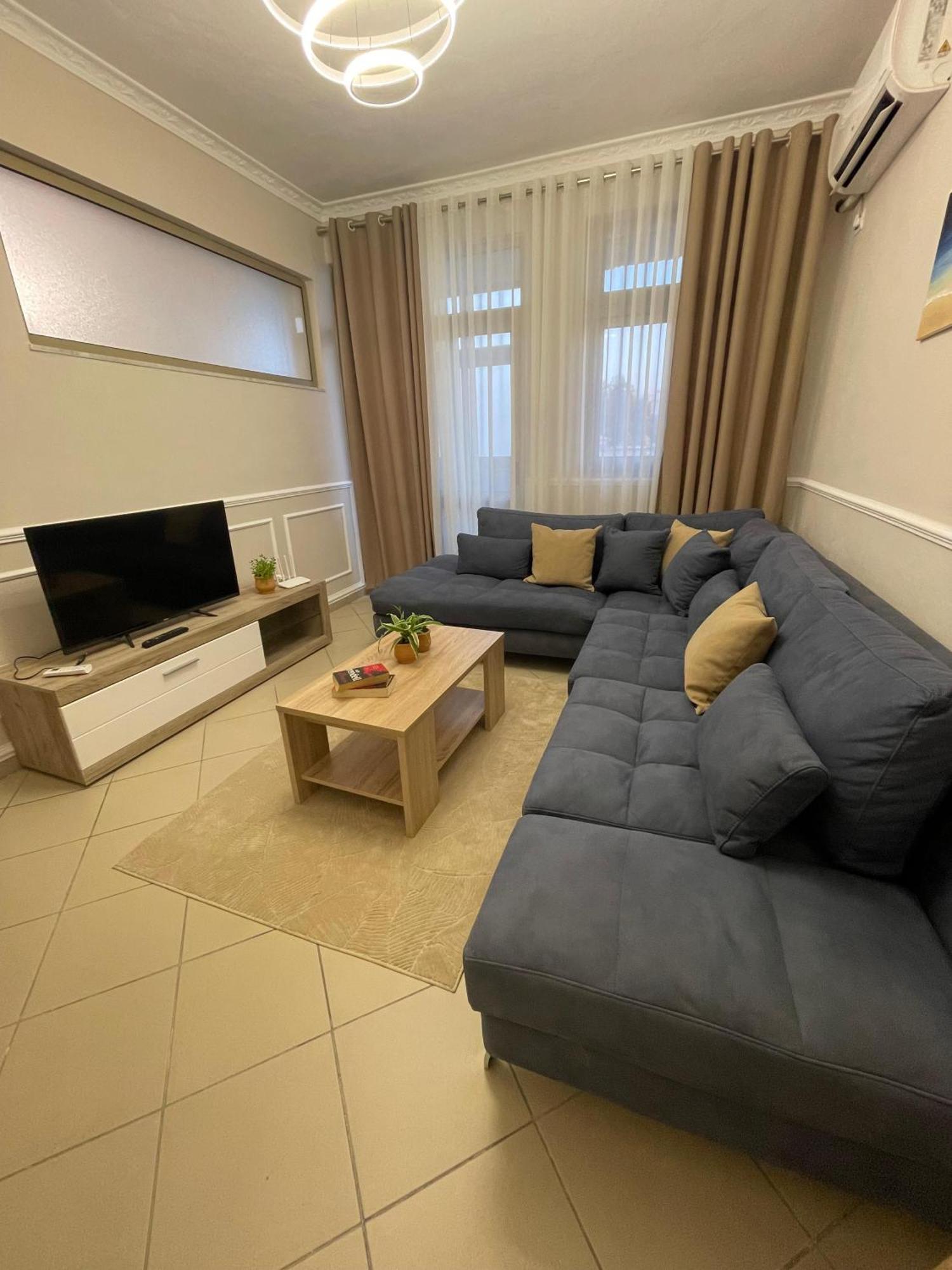 Erli Apartment Shkoder Exterior photo